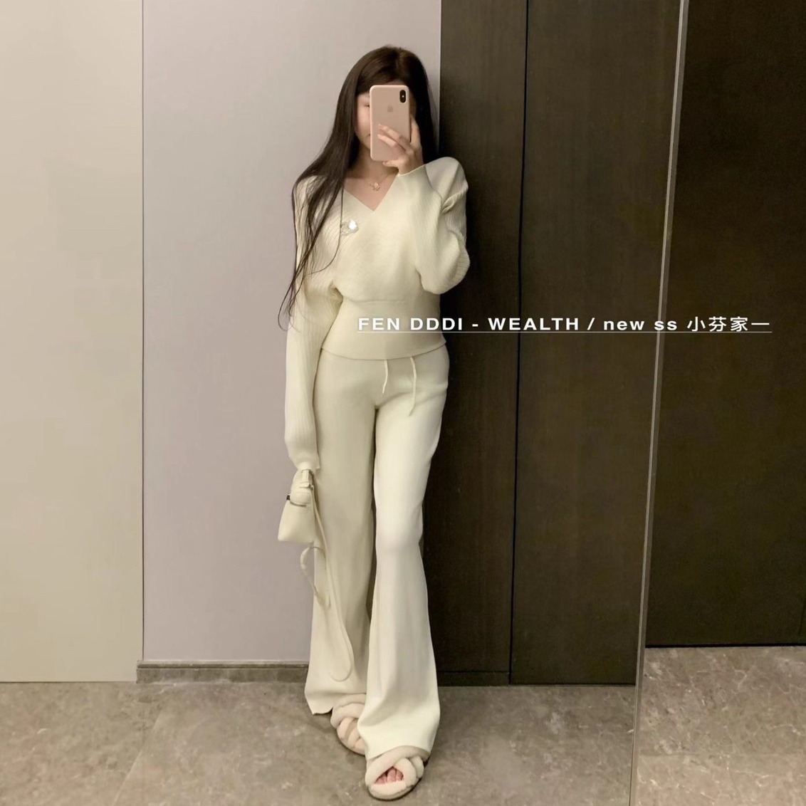 现货~小芬家FEN家秋冬富家千金露思感老钱风V领羊绒高货毛衣套装