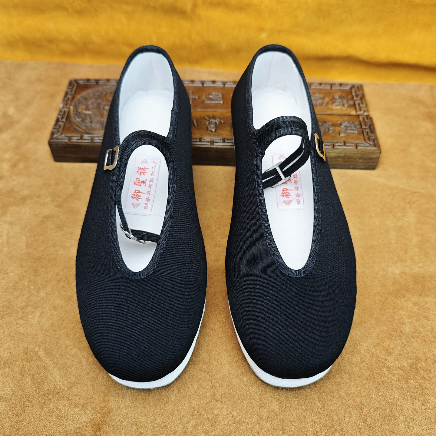 御圣祥老北京布鞋女纯手工加厚千层底妈妈鞋木兰鞋休闲舞蹈鞋丁字
