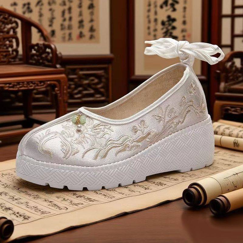 荷花绣花鞋松糕底摇摇鞋汉服鞋古风复古刺绣旗袍鞋老北京布鞋厚底,女鞋,绣花鞋,淘宝优惠券,粉丝福利购,淘宝优惠卷