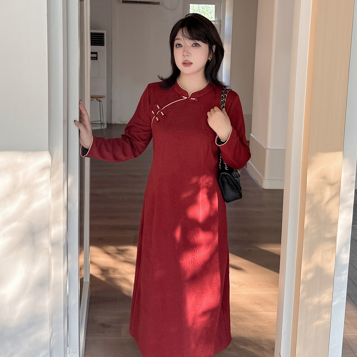 新中式订婚旗袍裙2025秋款连衣裙