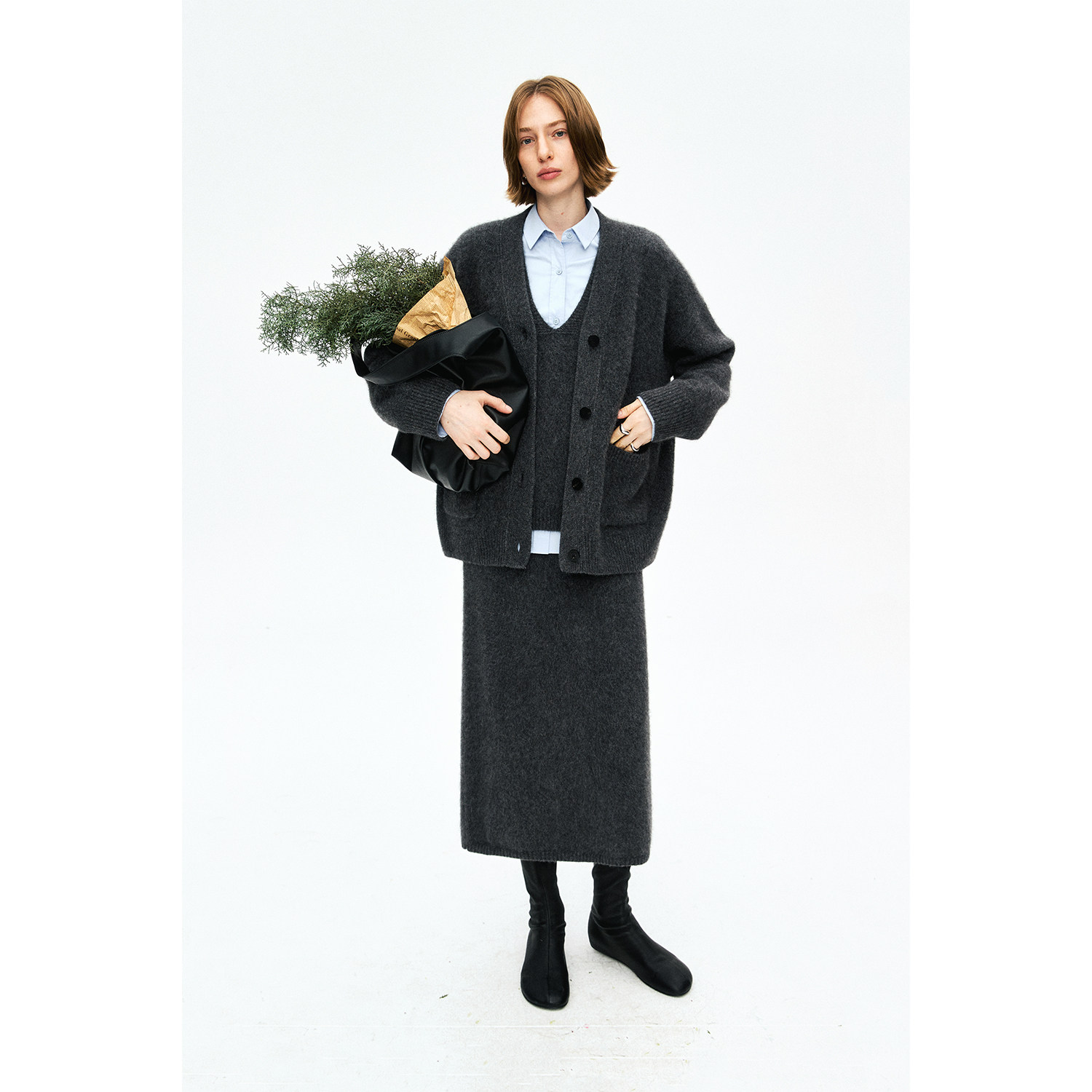 MRS Studios珍贵牦牛绒慵懒拉毛V领中长宽松开衫+背心+直筒半裙套