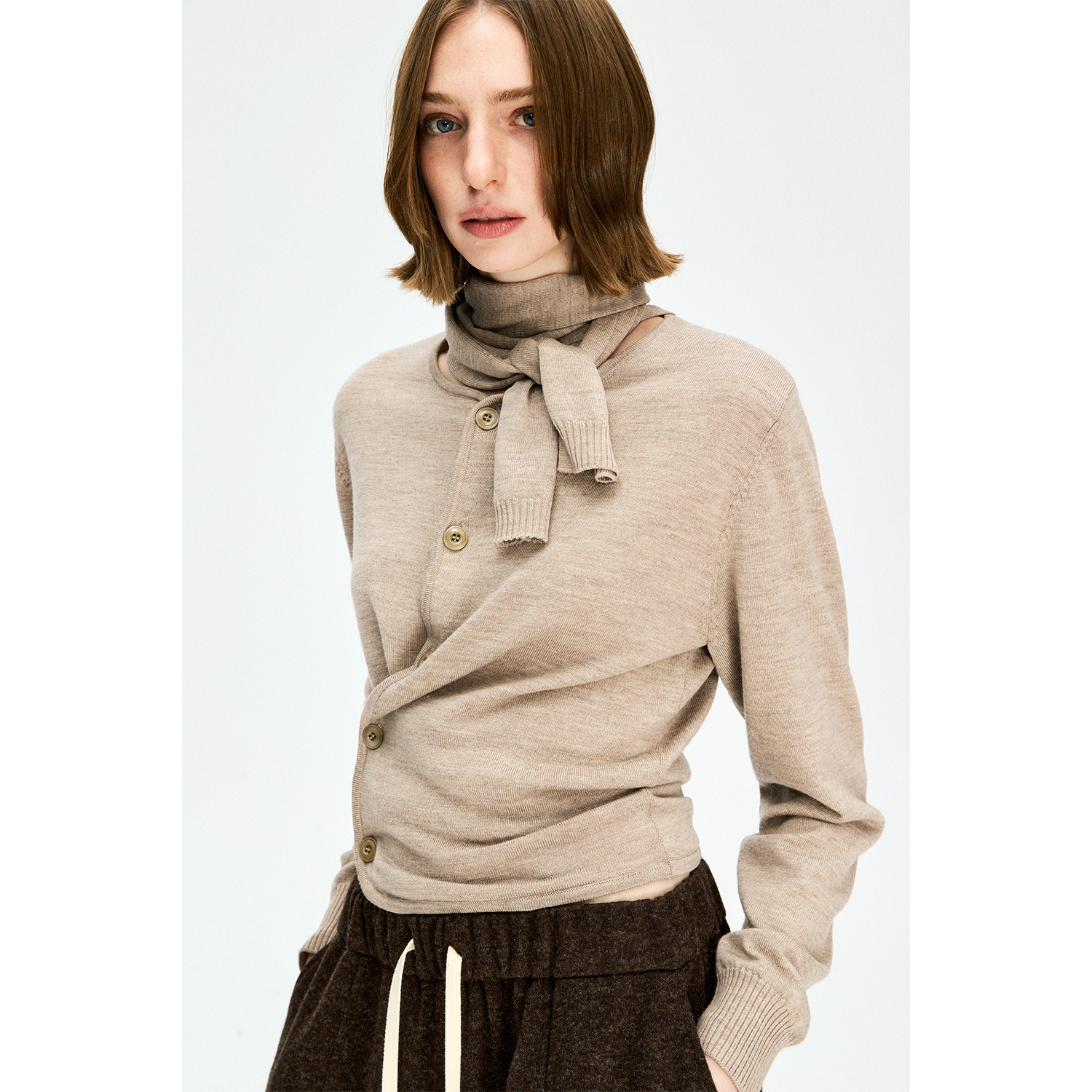 MRS Studios 德国扬子精纺羊毛 飘带解构不对称斜扣针织开衫