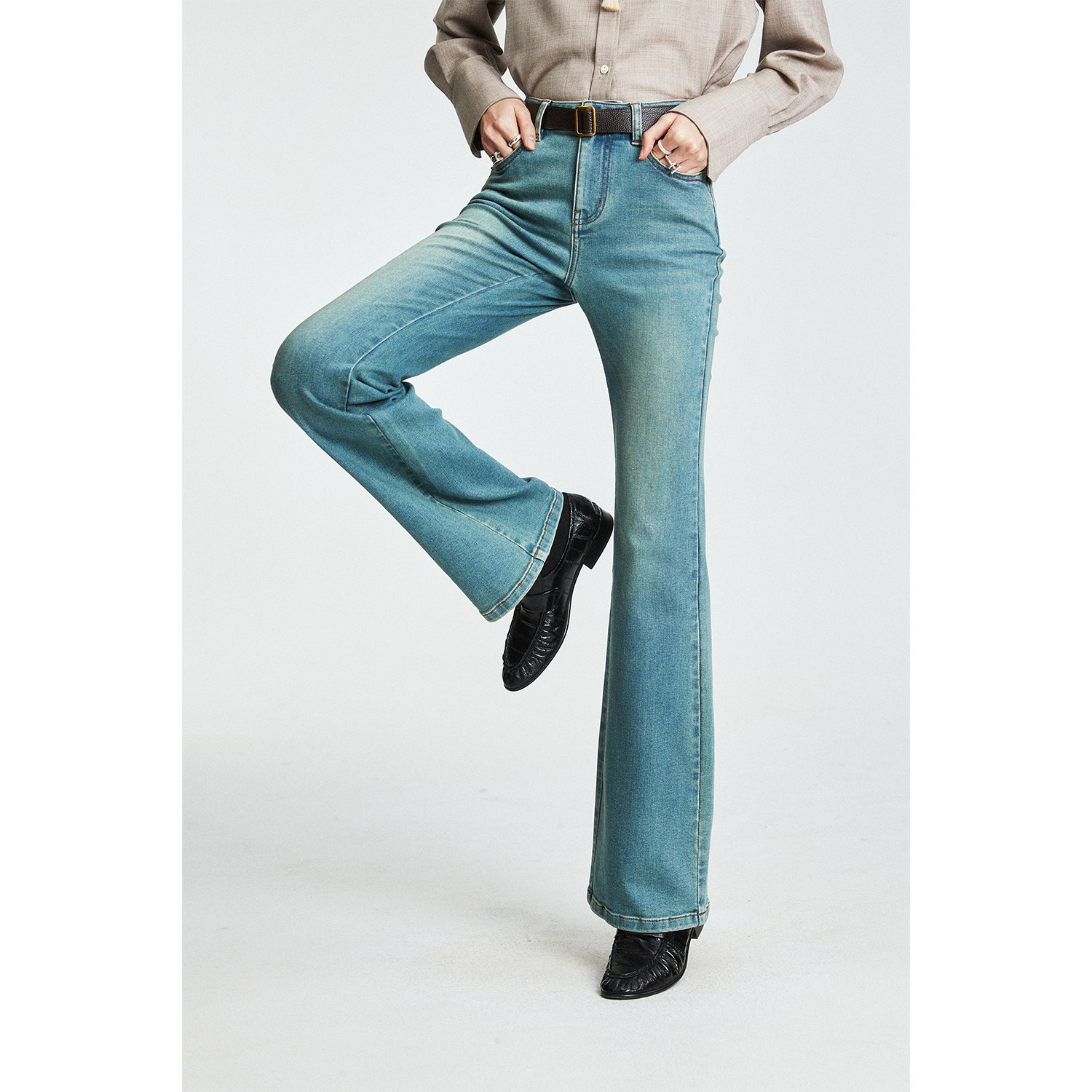 复古时髦微喇叭及地修身牛仔裤