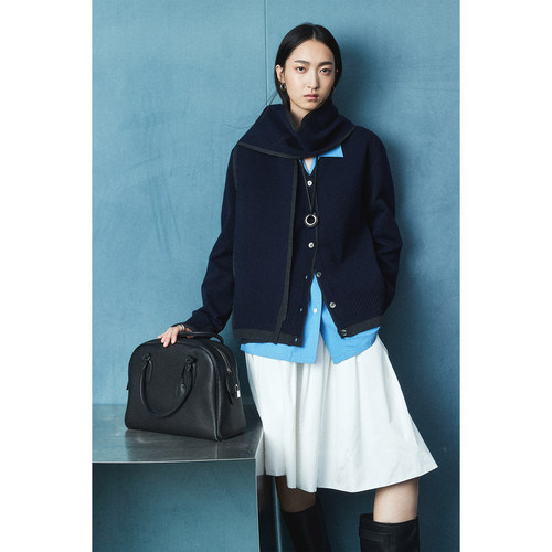 时髦知识分子风假两件开衫围巾