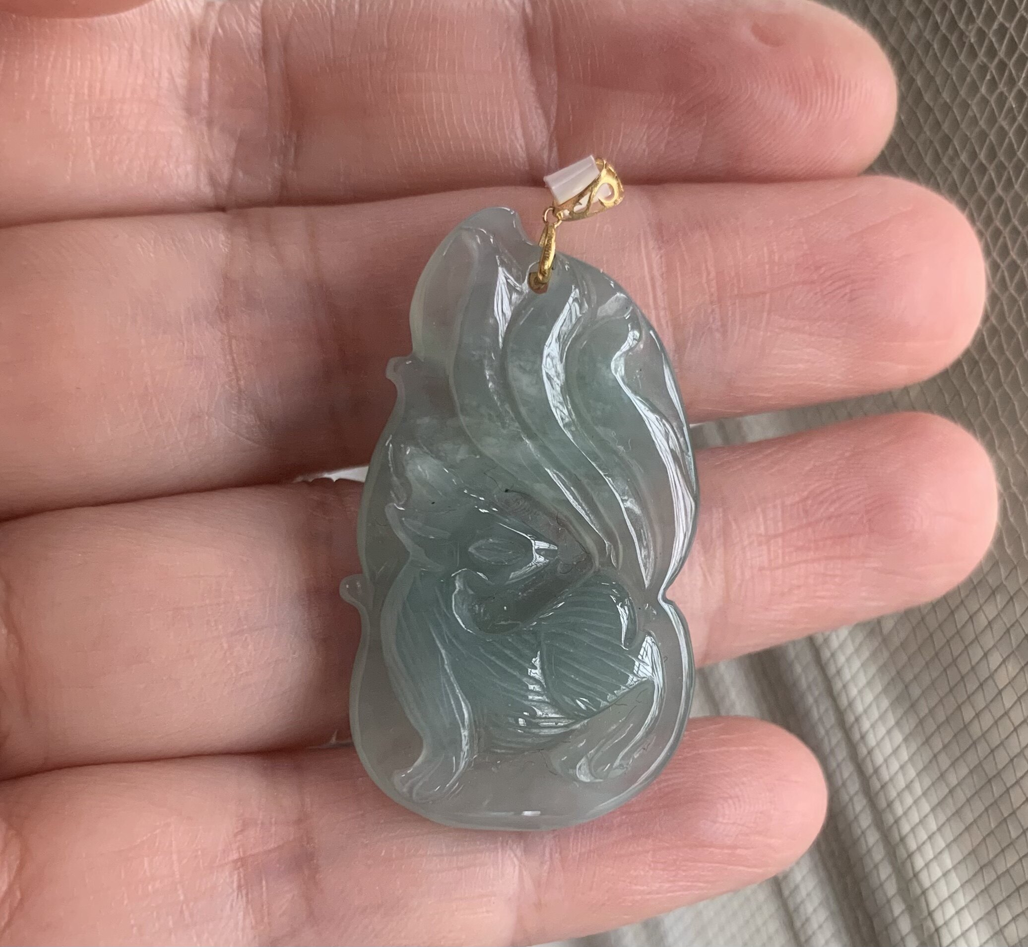 缅甸天然翡翠蓝底九尾狐吊坠(不含项链)带证书