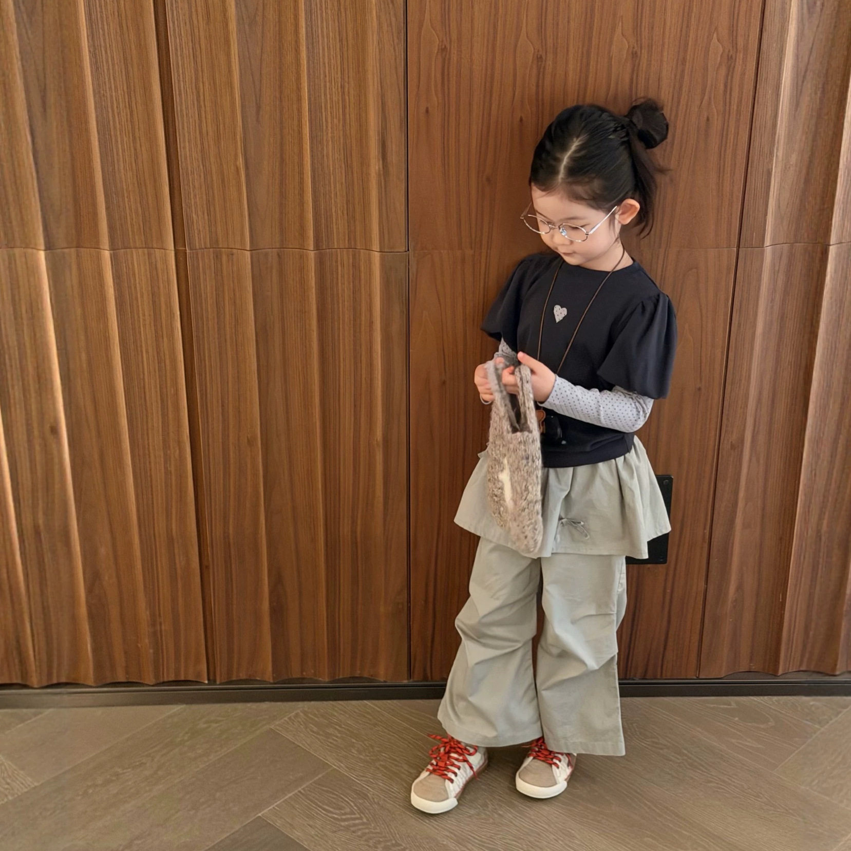 女童秋季套装2026新款宝宝洋气爱心假两件长袖T恤儿童花边气球裤图片