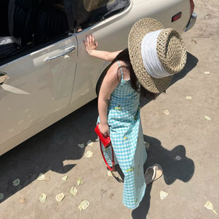女童连衣裙2026夏季新款小女孩海边度假风绿色格子吊带裙夏款洋气