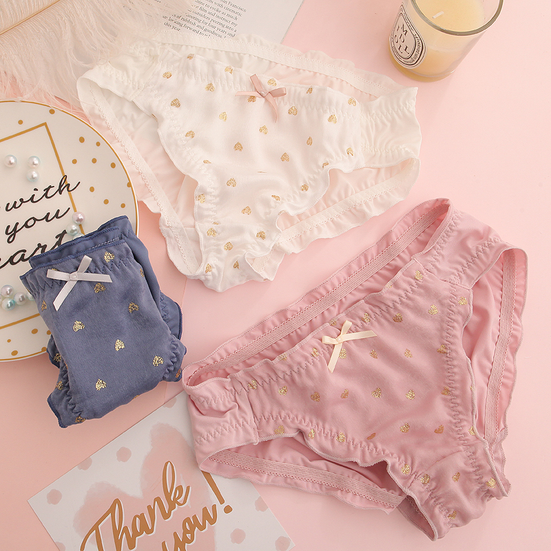爱心烫金~甜美日系牛奶丝内裤女