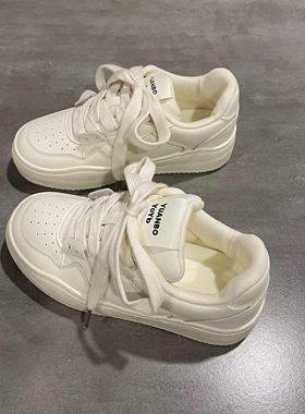 七七主人家 白色面包鞋子女2025春季新款小白鞋百搭厚底板鞋女款