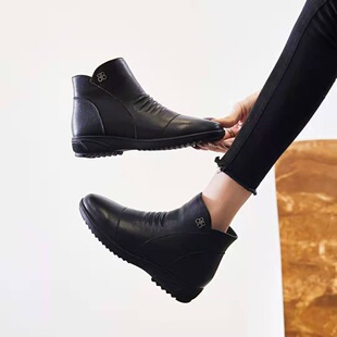 冰洁女鞋2024冬季新款短筒靴真皮平跟加绒棉靴中老年侧拉链妈妈鞋