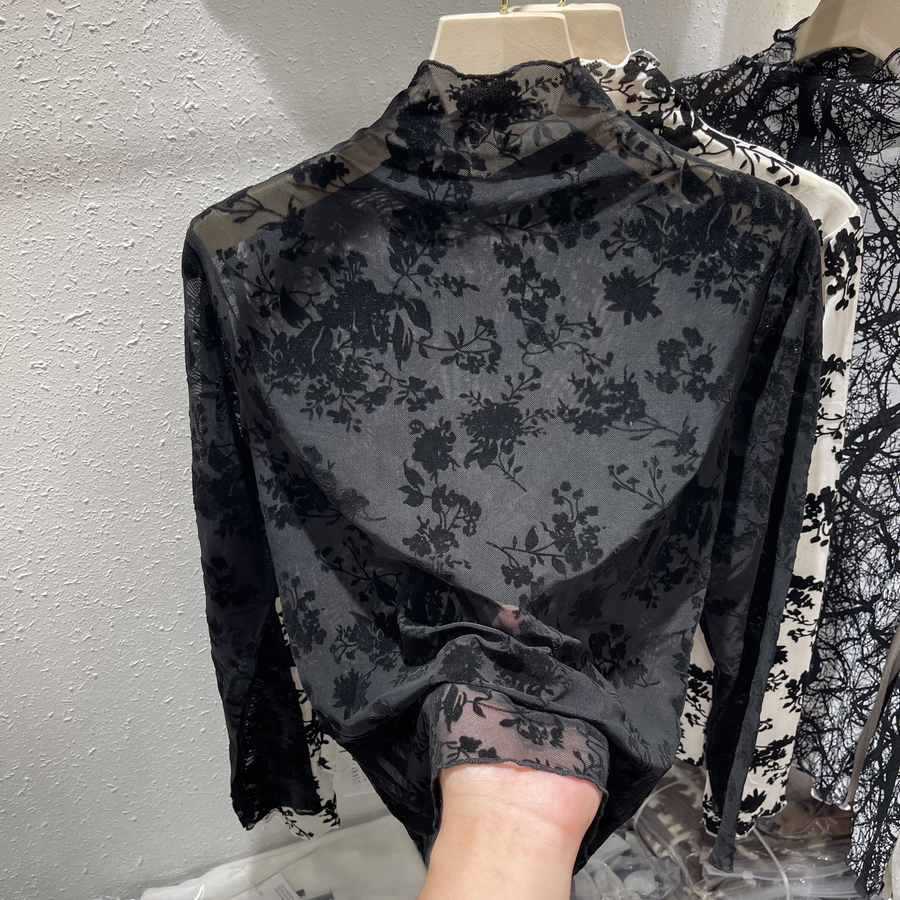 欧货半高领碎花蕾丝植绒长袖T恤女2025春季新款内搭打底衫上衣ins