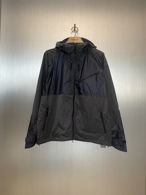 Undermycar冲锋衣夹克