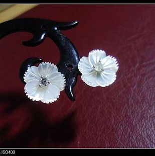 手工银 曼谷银 镀白金山花母贝耳钉1cm 925纯银 泰银