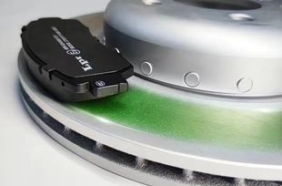 力派尔LPR适用马自达6睿翼奔腾X80B70B90海马M8前后陶瓷刹车片