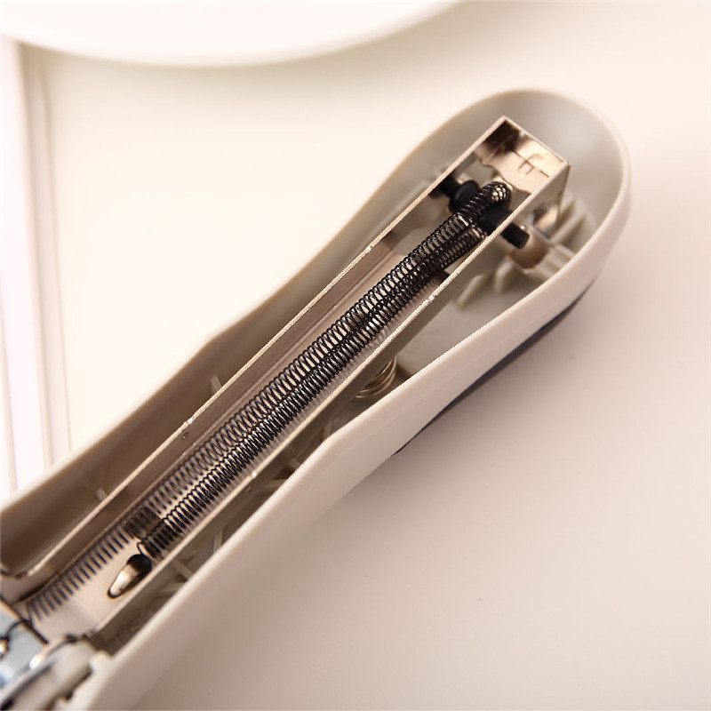 델리 0305 스테이플러 중형 스테이플러 제본기 종이 20장 학생 사무실 12호 못 제본용 기계