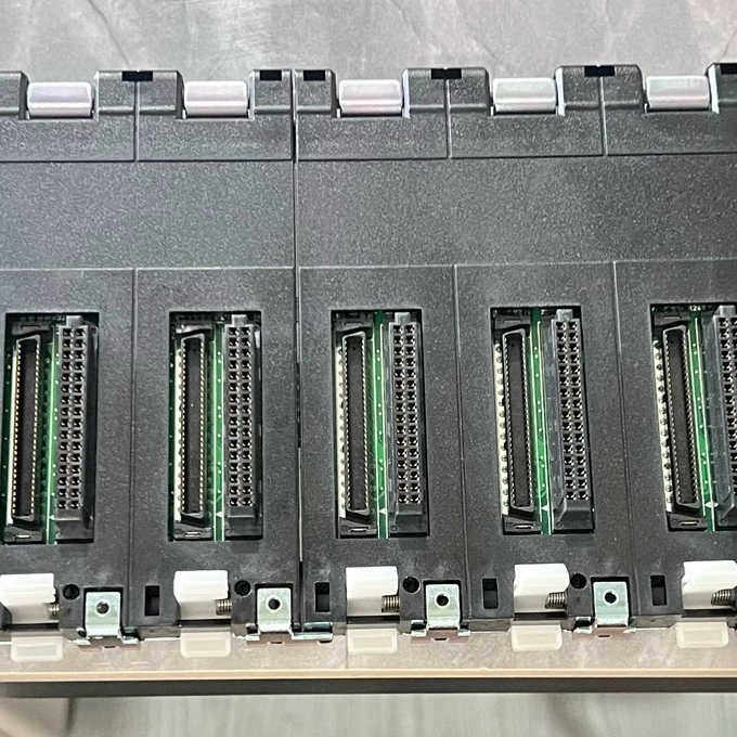 CS1W-BI083 无划痕。议价