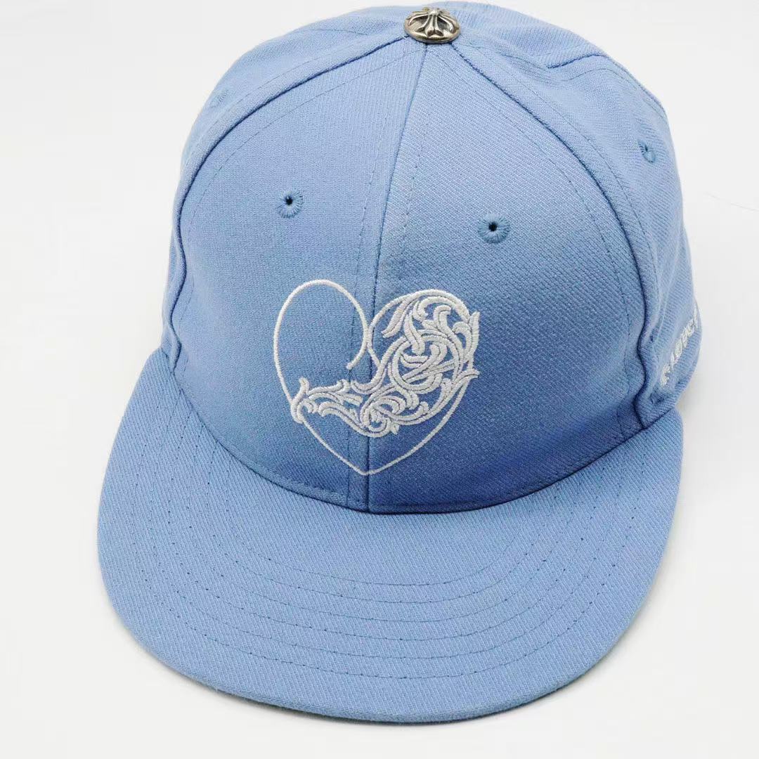 蓝色爱心藤曼刺绣棒球帽