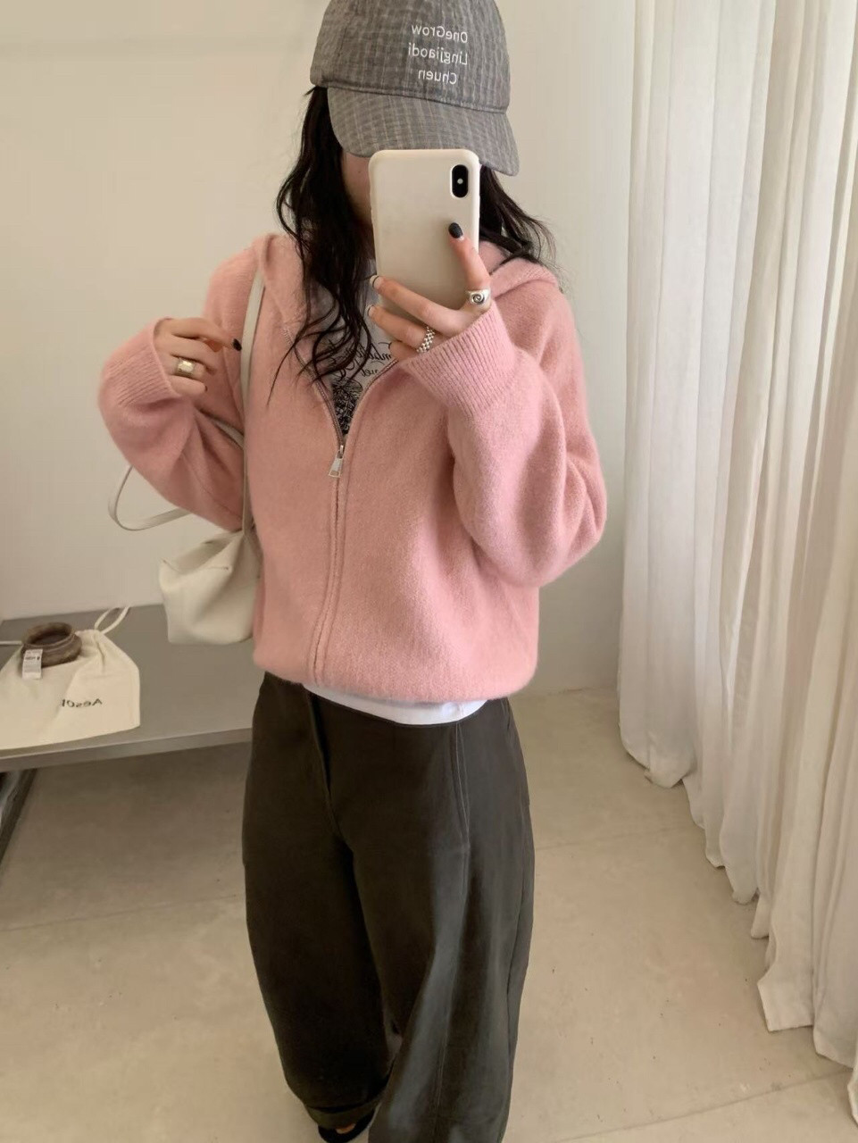 柔软亲肤拉链粉色连帽针织开衫女