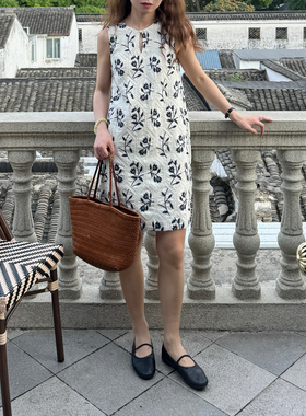大吹女夏日圆领米杏色小个子蓝色刺绣钩花背心裙A字棉麻连衣裙