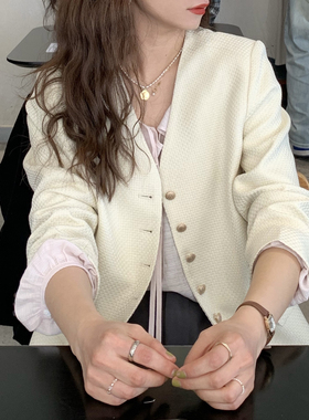 大吹女/春 法式杏白奶酪复古金扣奶油小香直角肩小个子短外套