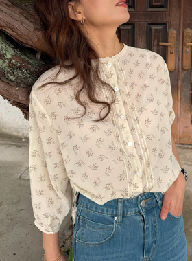 大吹女阿维尼翁的薰衣草奶油碎花小立领打褶九分袖复古衬衫上衣