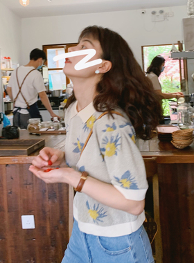 大吹女/夏 复古法式奶油黄湖蓝花朵苎麻丝针织POLO小衫短上衣