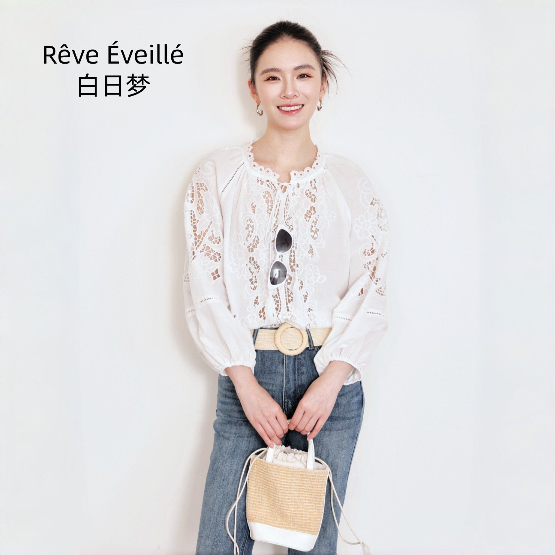 南油品质法式镂空刺绣灯笼袖上衣女圆领系带宽松显瘦度假百搭衬衫