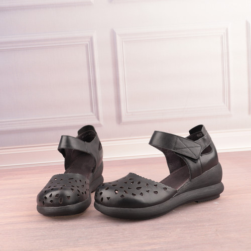 黑色牛皮真皮镂空魔术贴妈妈凉鞋