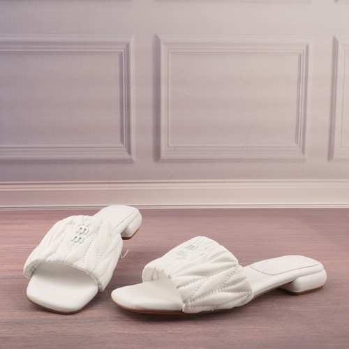 车缝线褶皱羊皮革低跟一字拖鞋