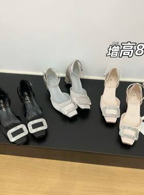 增高8CM水钻方扣缎面中空凉鞋女2026新款仙女风脚腕扣带方头单鞋
