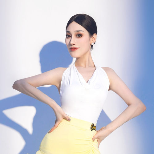 CONNY拉丁舞服女V领美背练功服上装白色日常国标舞蹈挂脖连裆上衣
