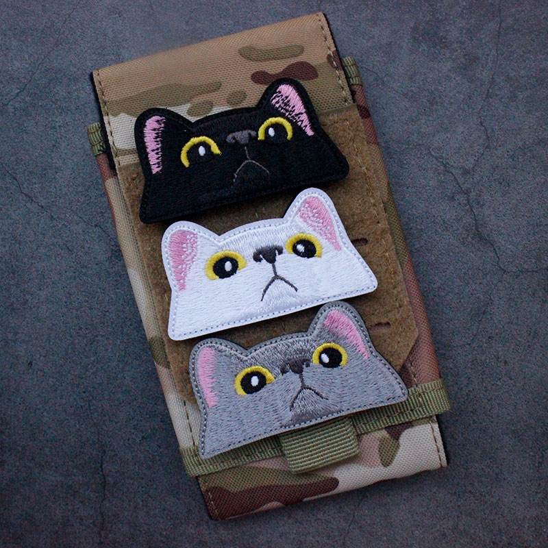 刺绣呆萌猫咪哭泣魔术贴章