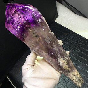 大捡漏乌拉圭天然紫水晶权杖紫黄彩虹骸骨千层金字塔海胆手握摆件