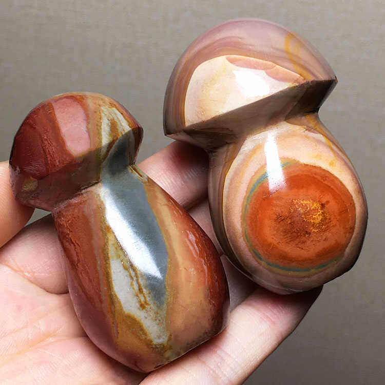 马达加斯加天然海洋石蘑菇把玩海洋碧玉原石打磨水晶桌面装饰摆件