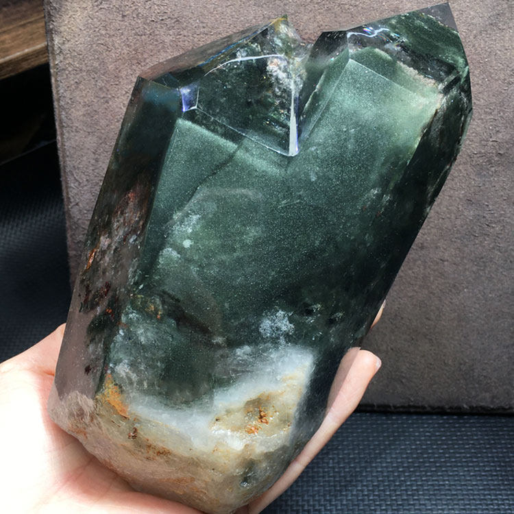 天然绿幽灵彩虹金字塔装饰摆件