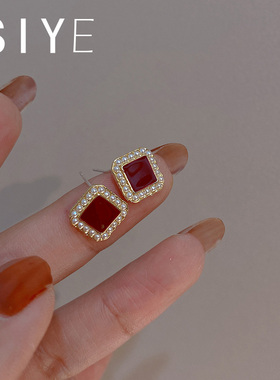 【SIYUE】法式复古高级感酒红色方形几何珍珠耳钉小巧精致耳饰女
