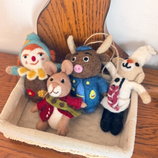 尼泊尔手工羊毛毡卡通小丑牛局长动物韩国同款包包挂件可爱钥匙扣