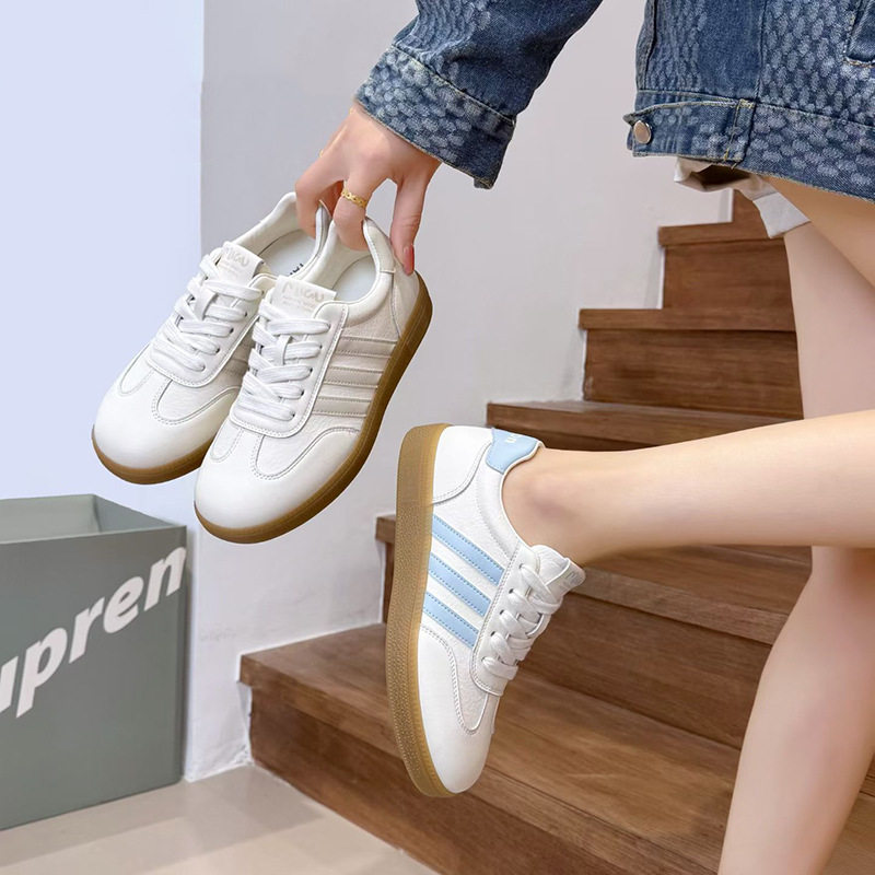 2026年春季韩版设计感新款女鞋圆头透气休闲平底板鞋学生小白鞋潮,女鞋,时尚休闲鞋,淘宝优惠券,粉丝福利购,淘宝优惠卷