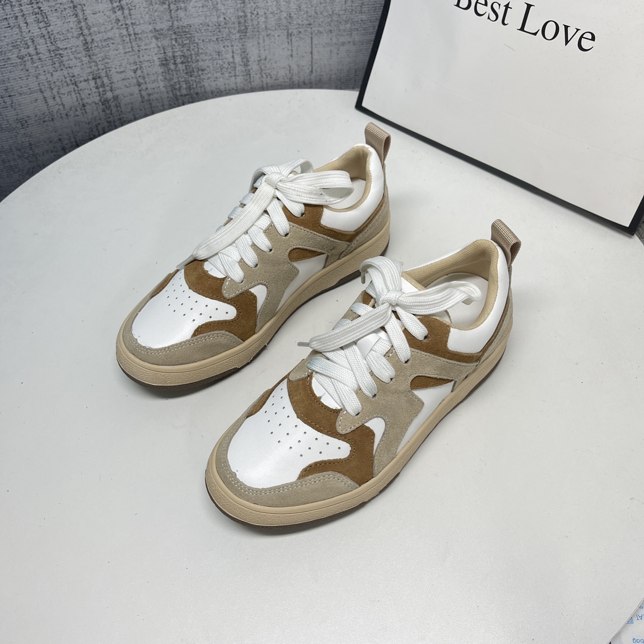 磨砂皮德训秋季运动板女鞋