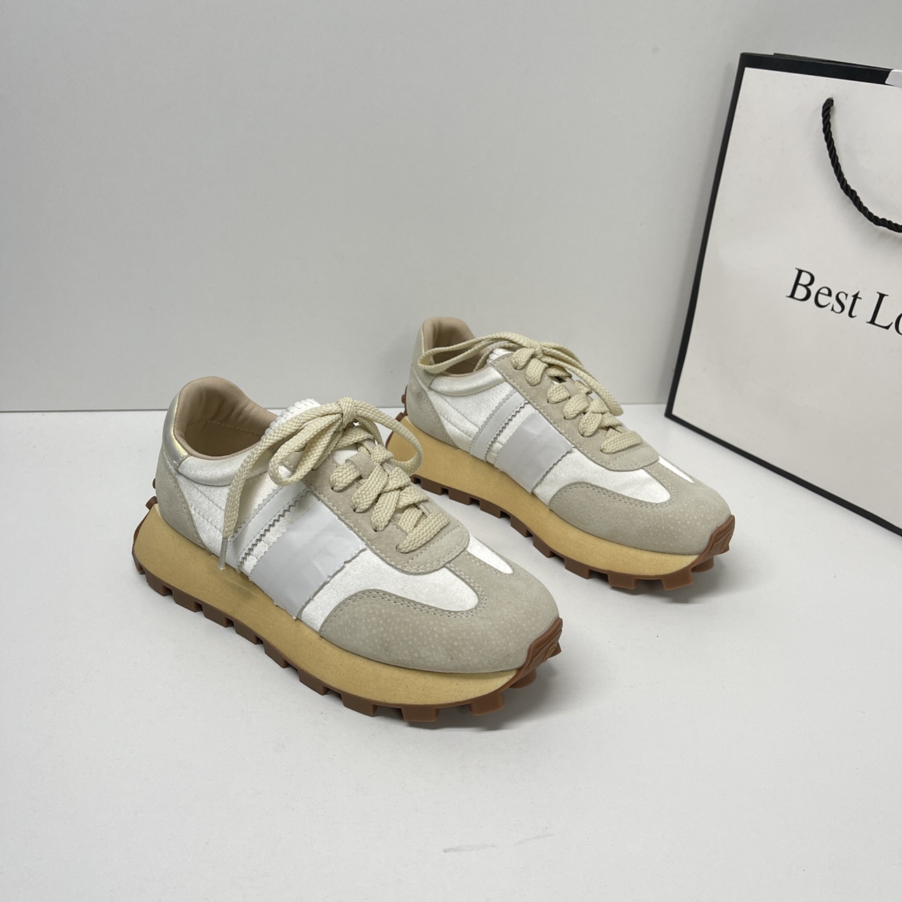 系带运动休闲板鞋阿甘鞋女