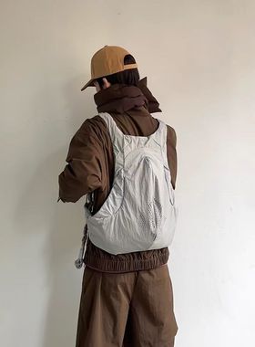 INTERRIS24SS春夏原创冲孔双色结构运动休闲双肩包通勤户外背包