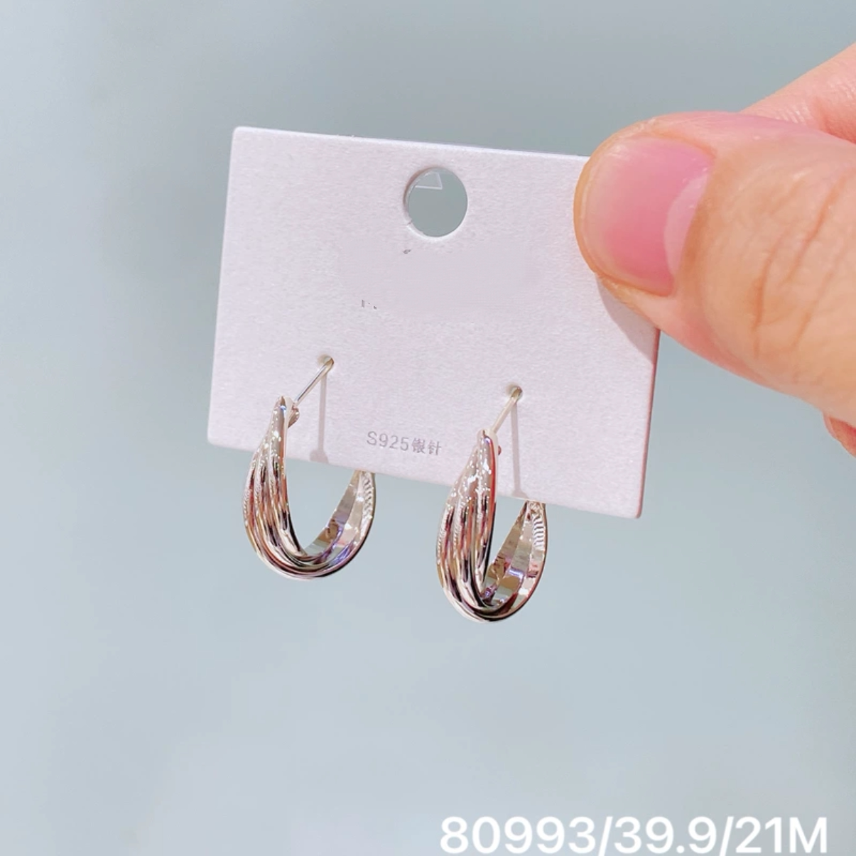 秋冬新款浅金色光面小圈圈耳圈耳环女简约时尚百搭银针耳圈耳饰