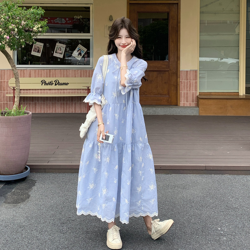 新品度假显瘦新款上市蛋糕裙宽松优质女士设计感休闲连衣裙