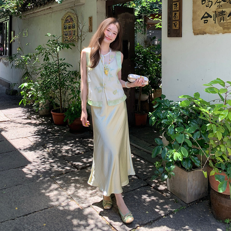 新款优质精品疯狂促销甩卖热销推荐巨划算国风绿色刺绣马甲吊带裙