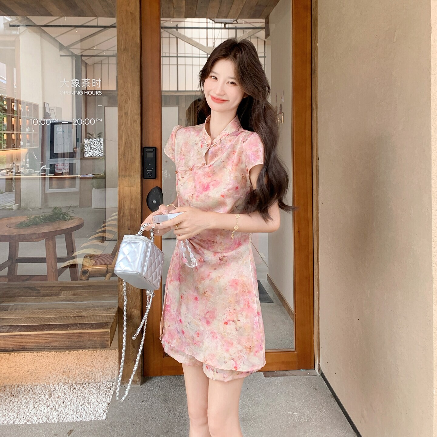 韩系温柔风粉调水墨碎花改良旗袍女夏立领盘扣收腰显瘦短裤两件套
