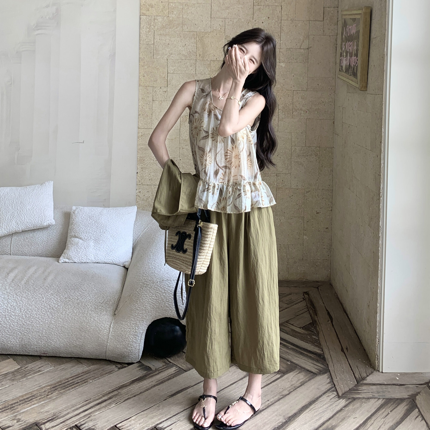 韩系复古慵懒军绿色棉麻马甲女碎花吊带宽松七分阔腿裤显瘦三件套