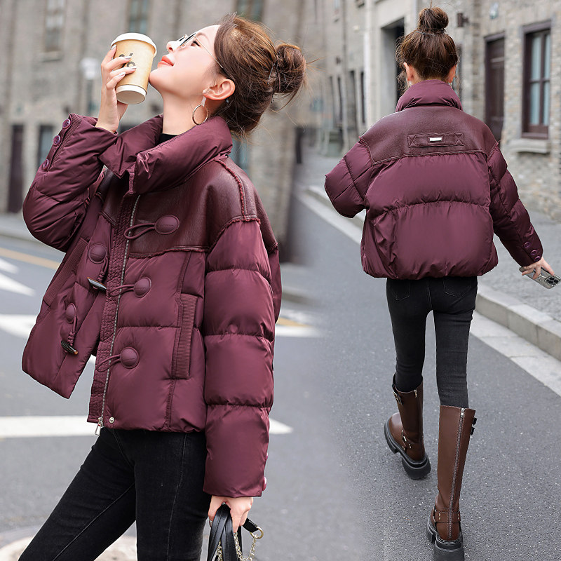 短款羽绒服女2025冬新款小个子拼接皮毛一体红色立领牛角扣厚外套