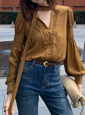 龍喜儿复古赫本风天丝飘带衬衫捏褶设计感衬衫灯笼袖V领上衣Z790