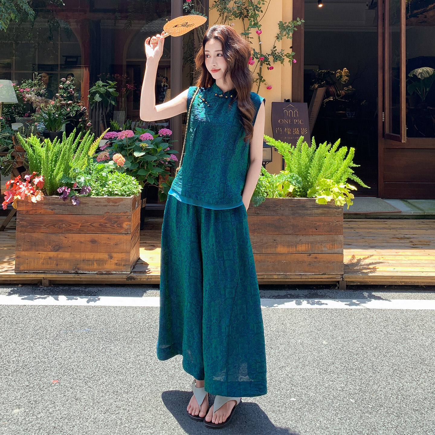 提花新款上市秋季优质人丝浮光盘扣新中式套装女国风孔雀蓝两件套
