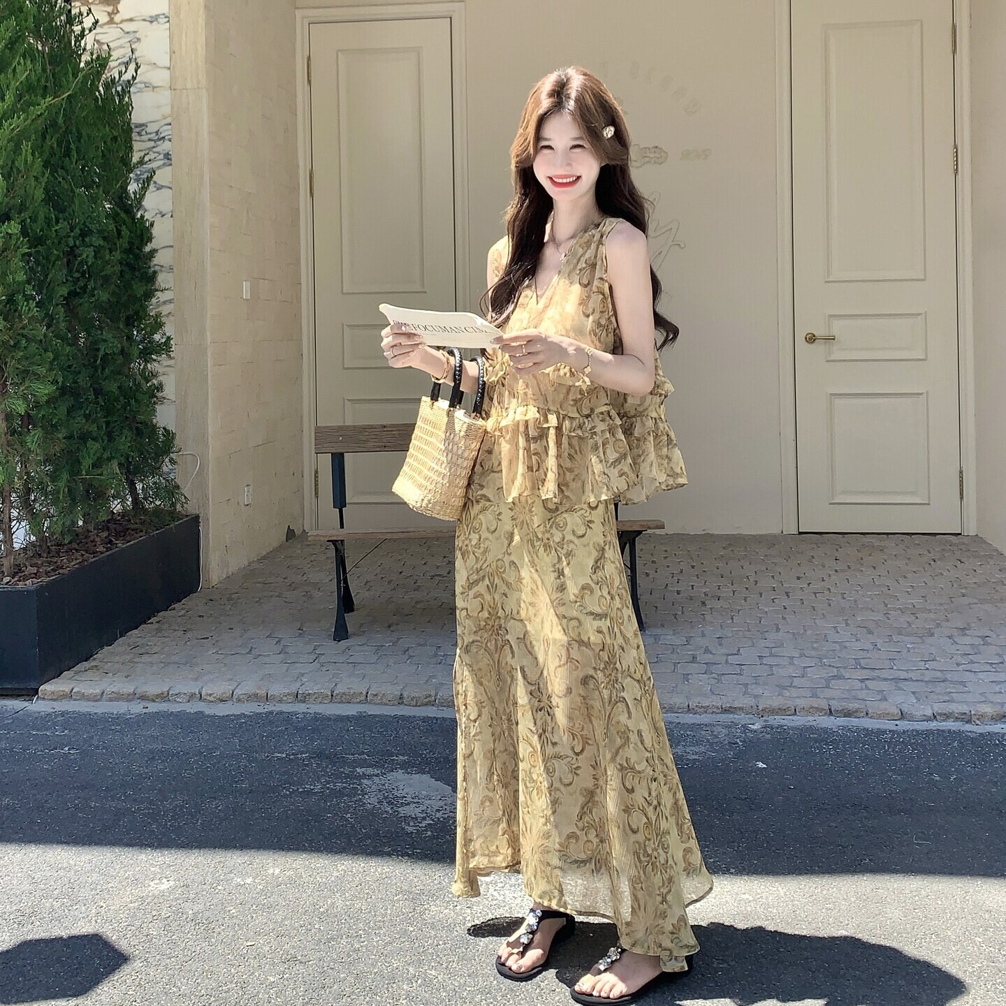 夏日优质氛围感度假风无袖碎花上衣套装女新款超火小众不撞款穿搭